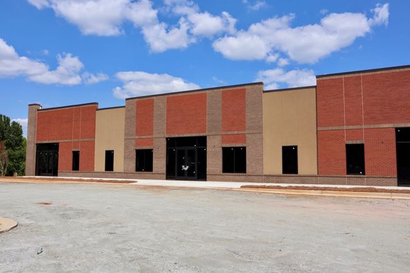 Stillwood Corners Office / Medical Building: Newnan Crossing Blvd and Stillwood Drive, Newnan, GA 30265